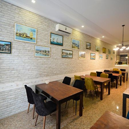 Aura Boutique Hotel Batoemi Buitenkant foto
