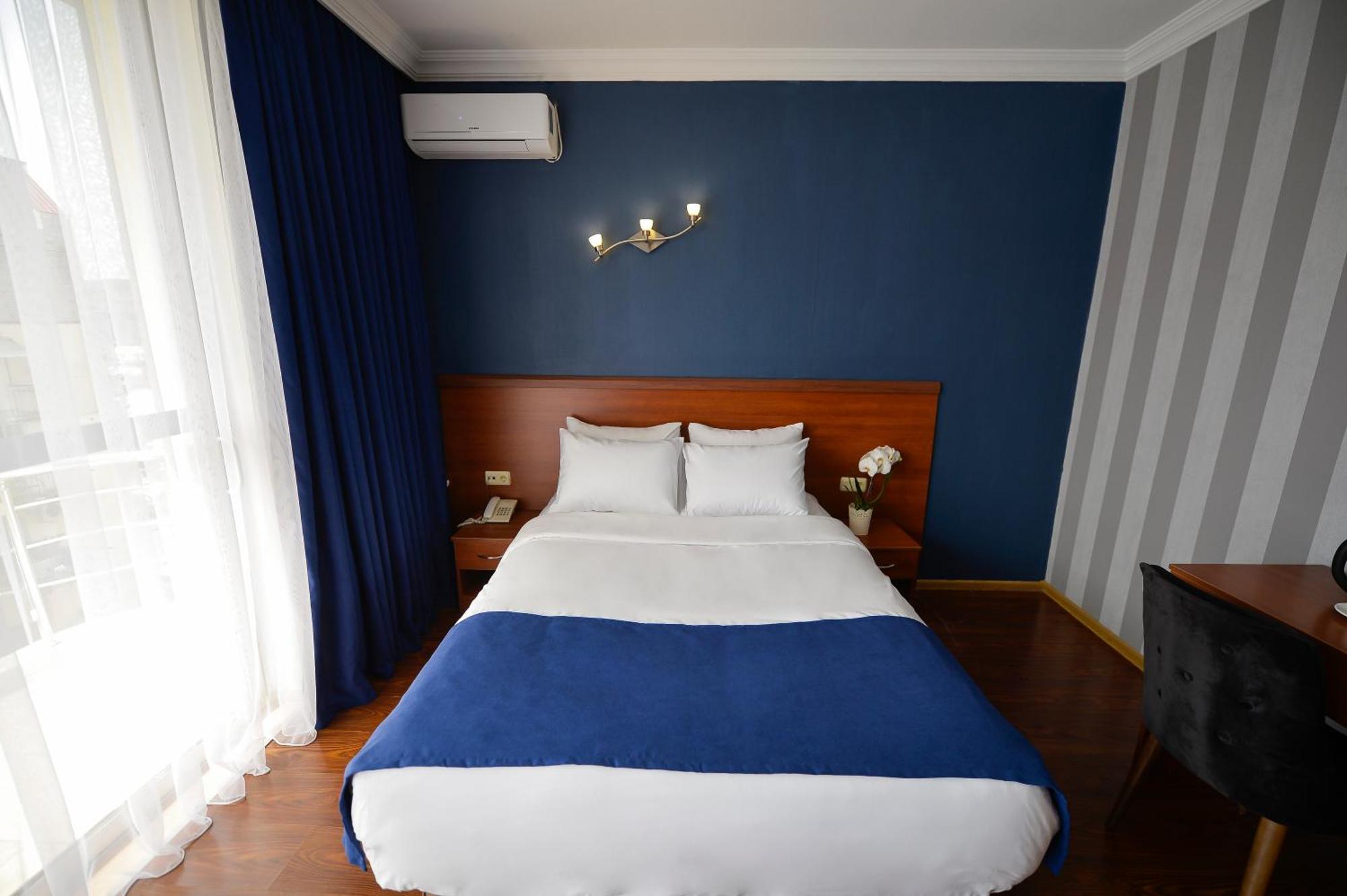 Aura Boutique Hotel Batoemi Buitenkant foto