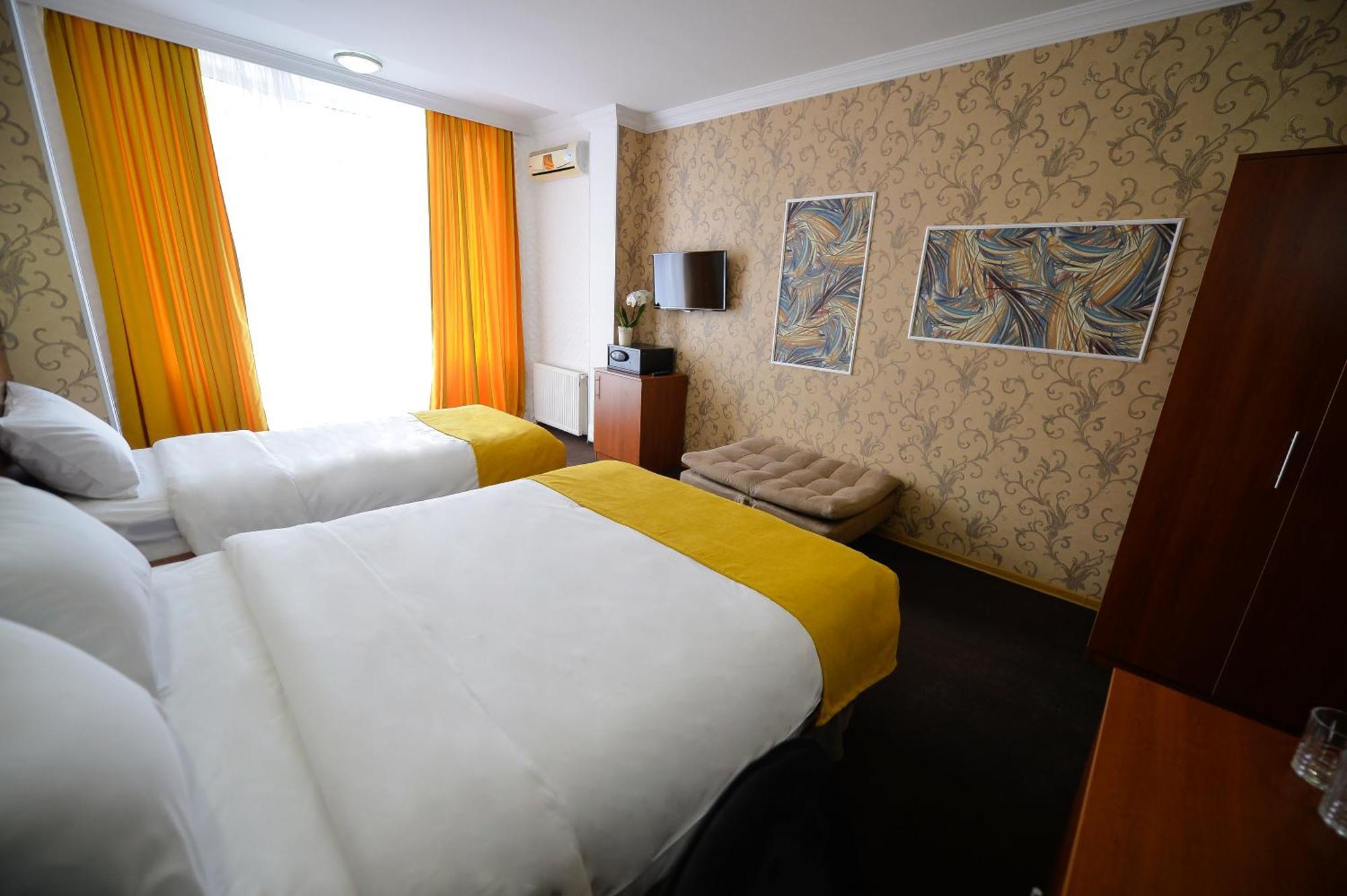 Aura Boutique Hotel Batoemi Buitenkant foto