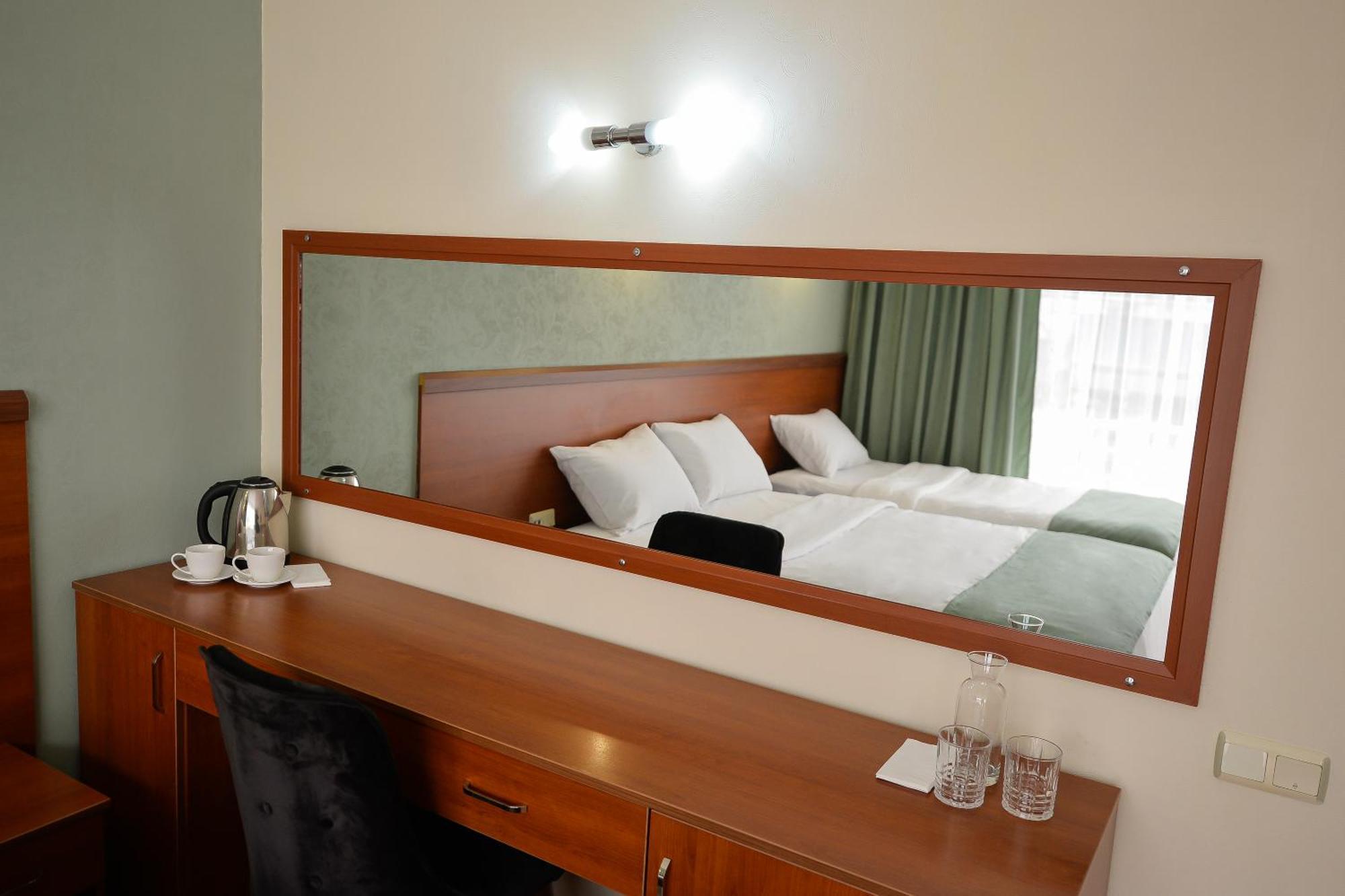 Aura Boutique Hotel Batoemi Buitenkant foto